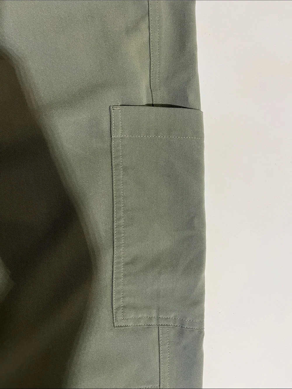 Figs Olive Men's Axim Cargo Scrub Pants